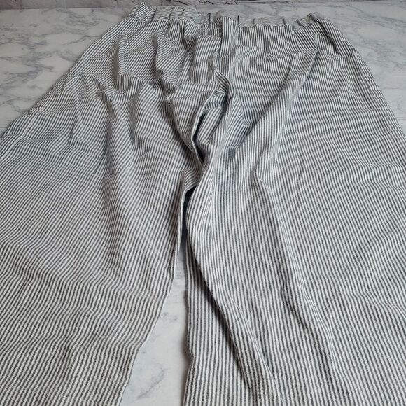Forever 21 Stripped Pants - Picture 8 of 8